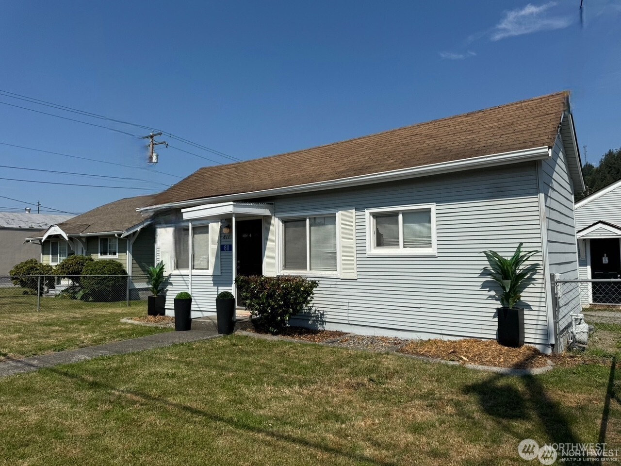 811 & 813 E Fairhaven Avenue Property Photo 2