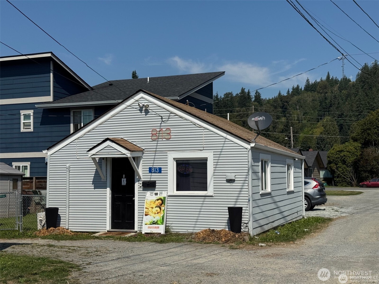811 & 813 E Fairhaven Avenue Property Photo 4
