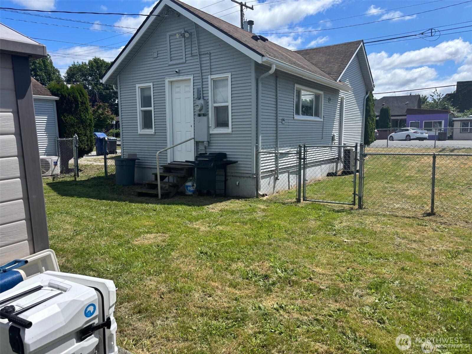 811 & 813 E Fairhaven Avenue Property Photo 6