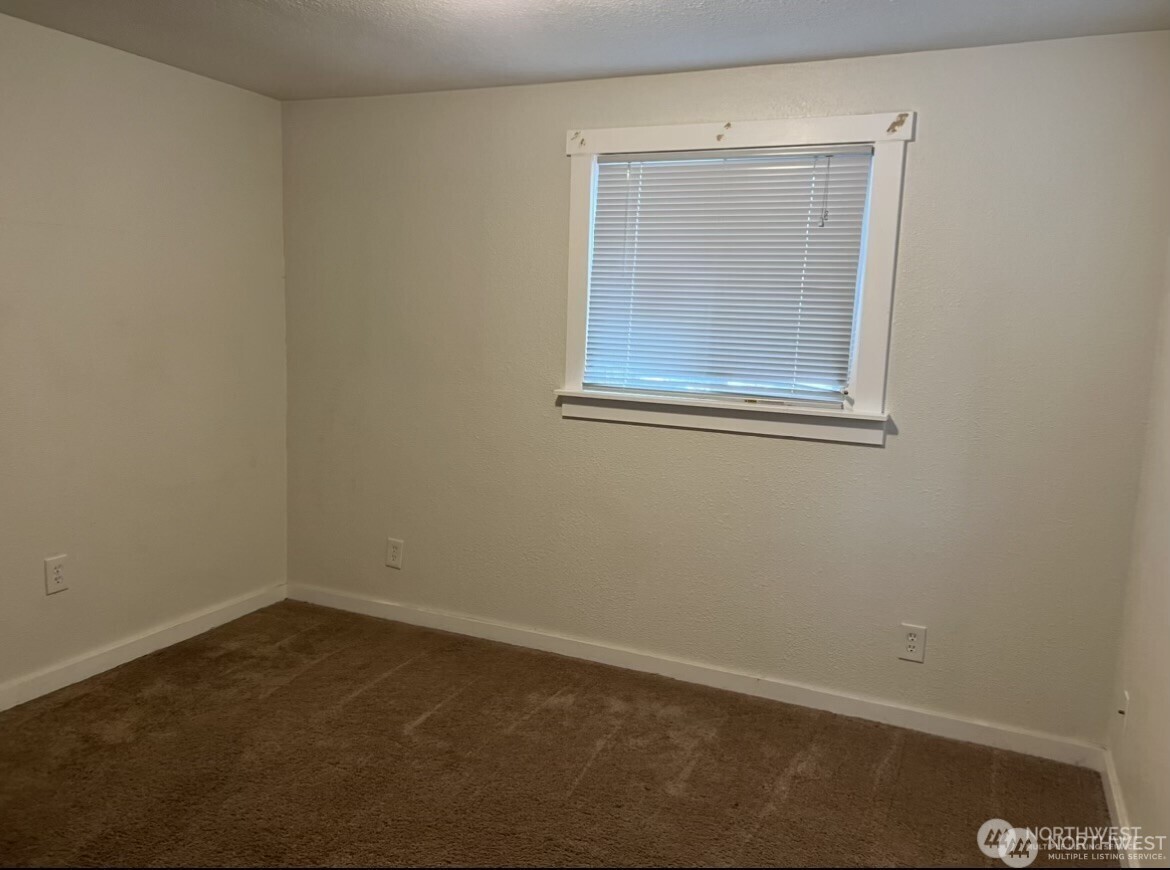 811 & 813 E Fairhaven Avenue Property Photo 13