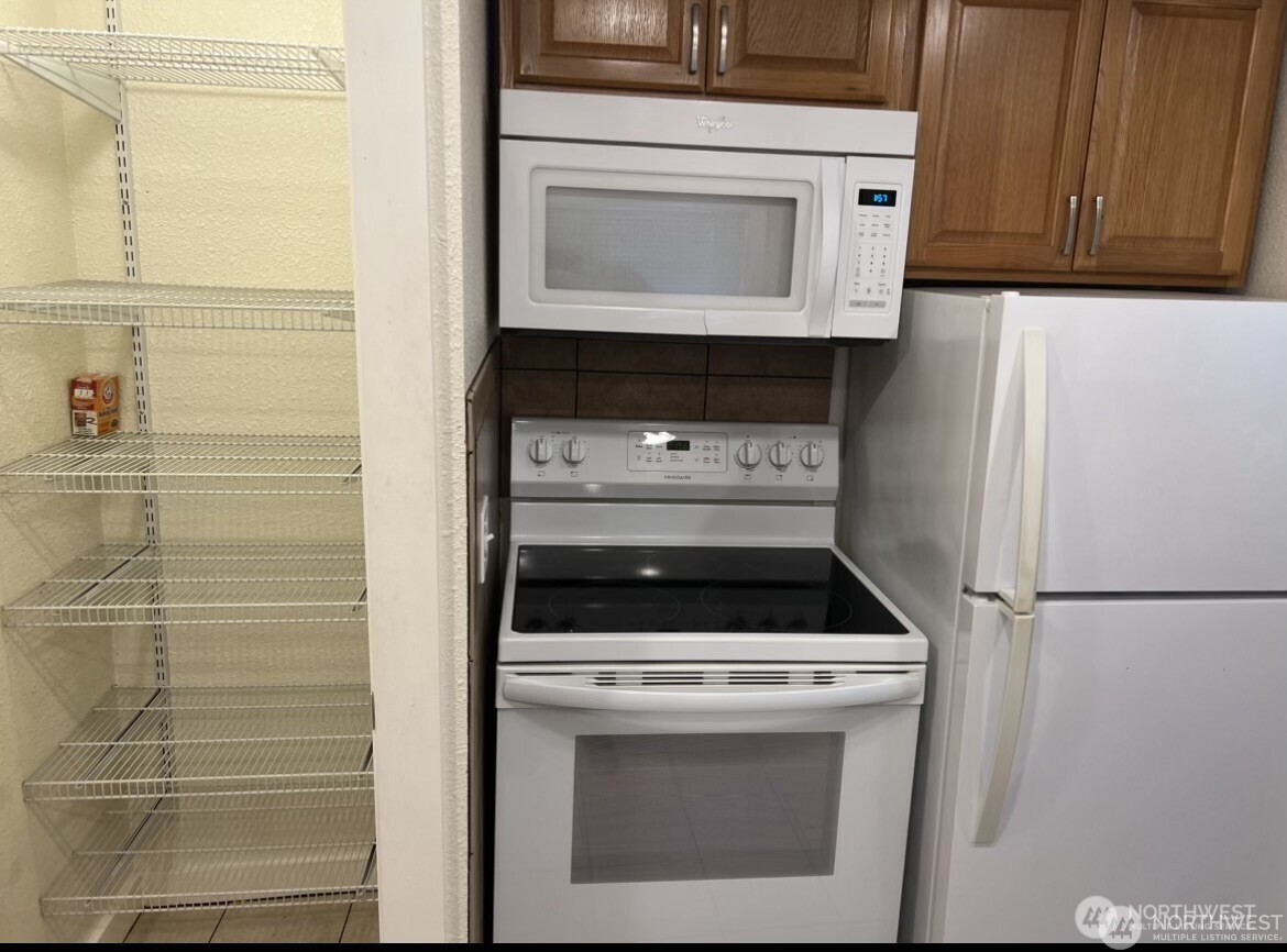 811 & 813 E Fairhaven Avenue Property Photo 17