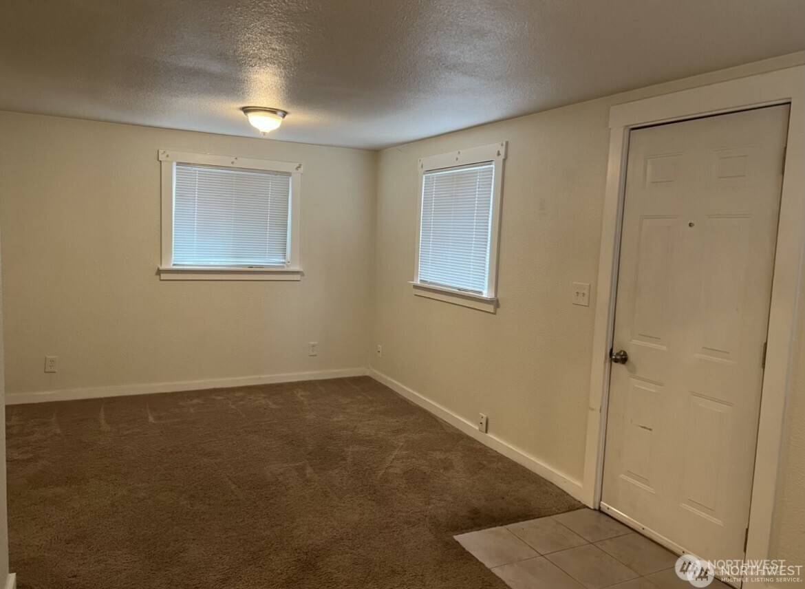 811 & 813 E Fairhaven Avenue Property Photo 18