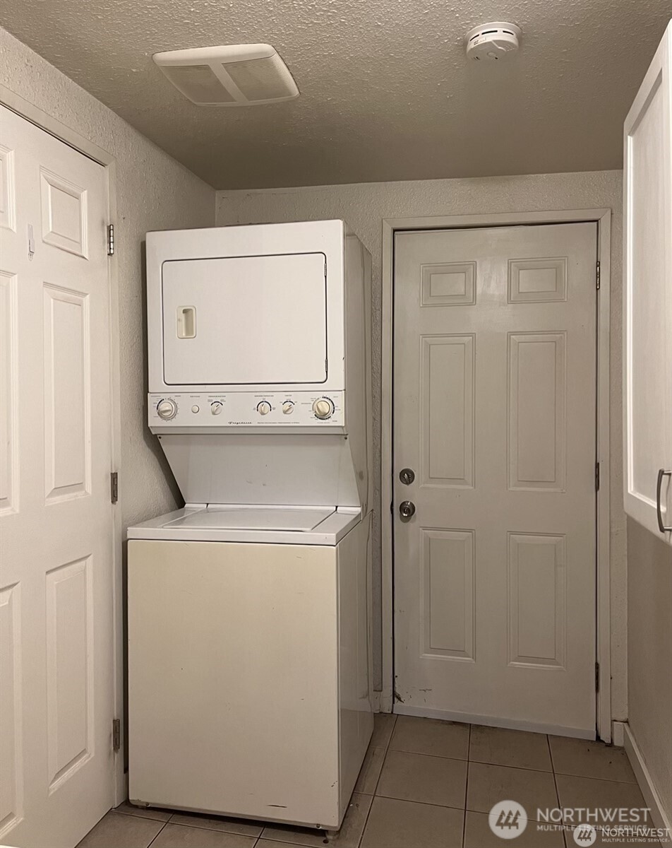 811 & 813 E Fairhaven Avenue Property Photo 20