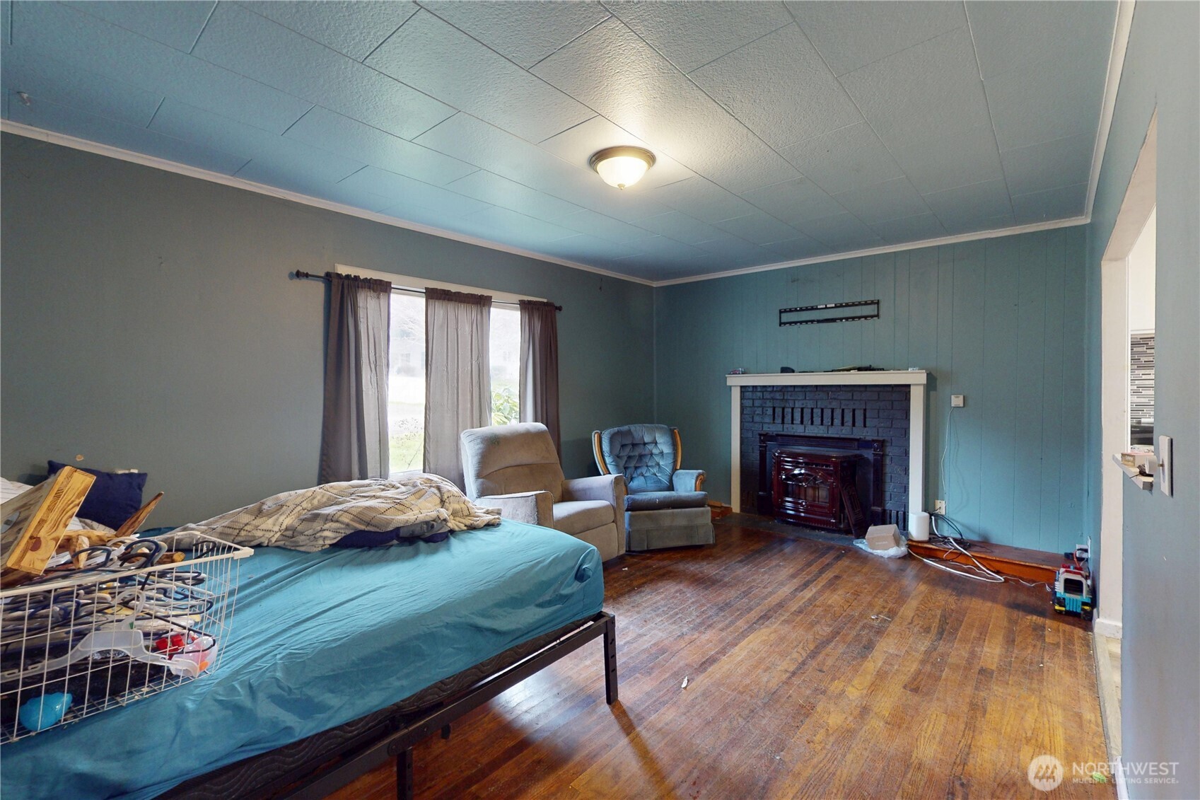 1516 Riddell Street Property Photo 4