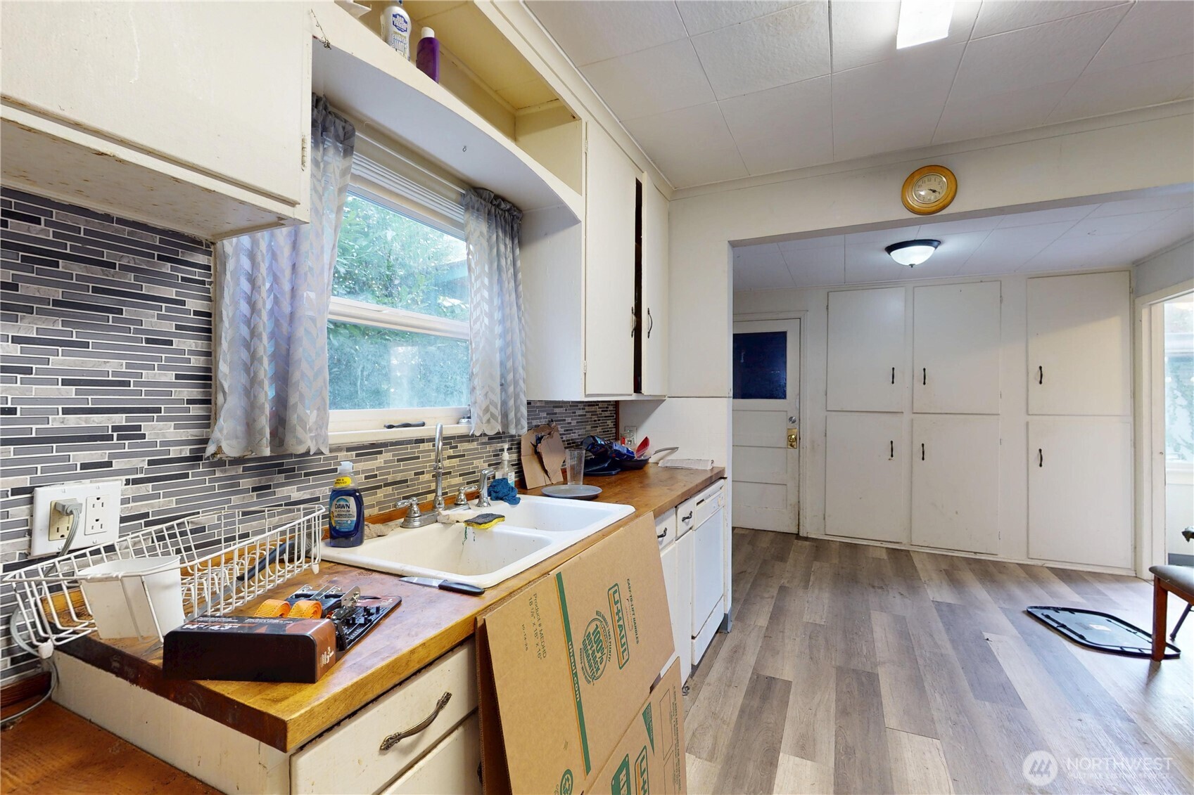 1516 Riddell Street Property Photo 6