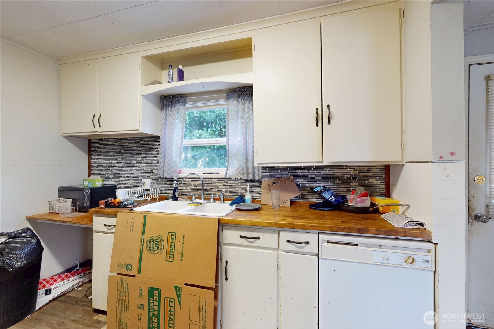 1516 Riddell Street Property Photo 7