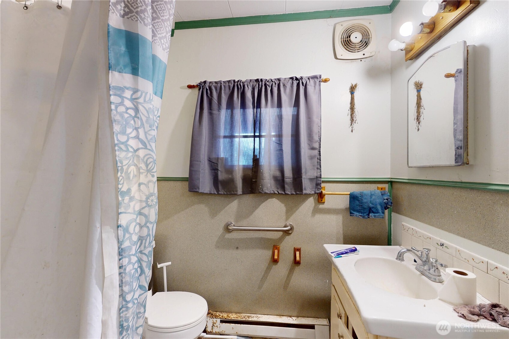 1516 Riddell Street Property Photo 14