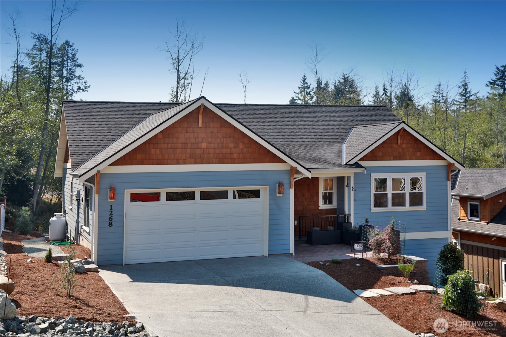 1806 Twin Oaks Lane Property Photo 3