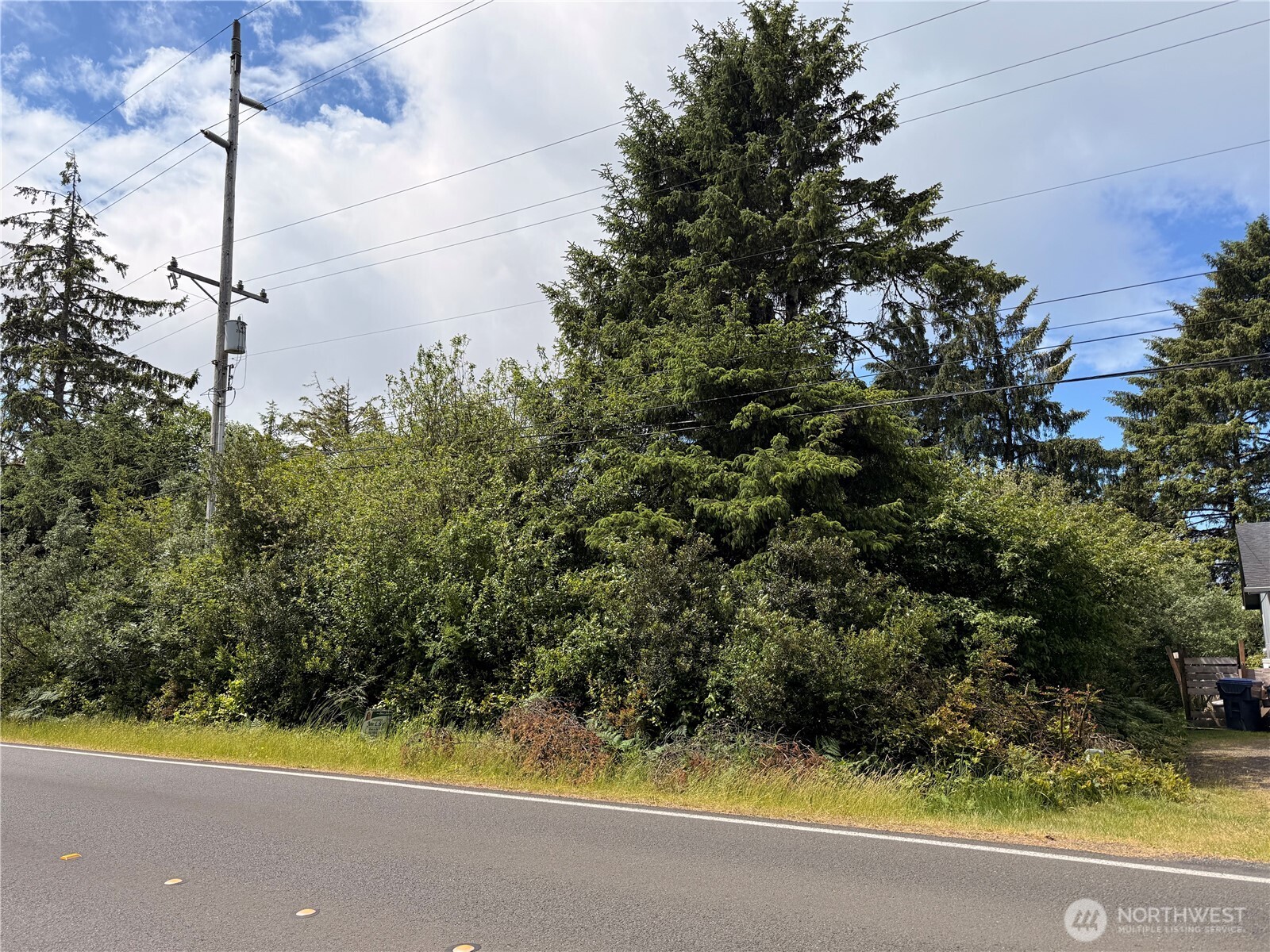 553 Dolphin Avenue Property Photo 1