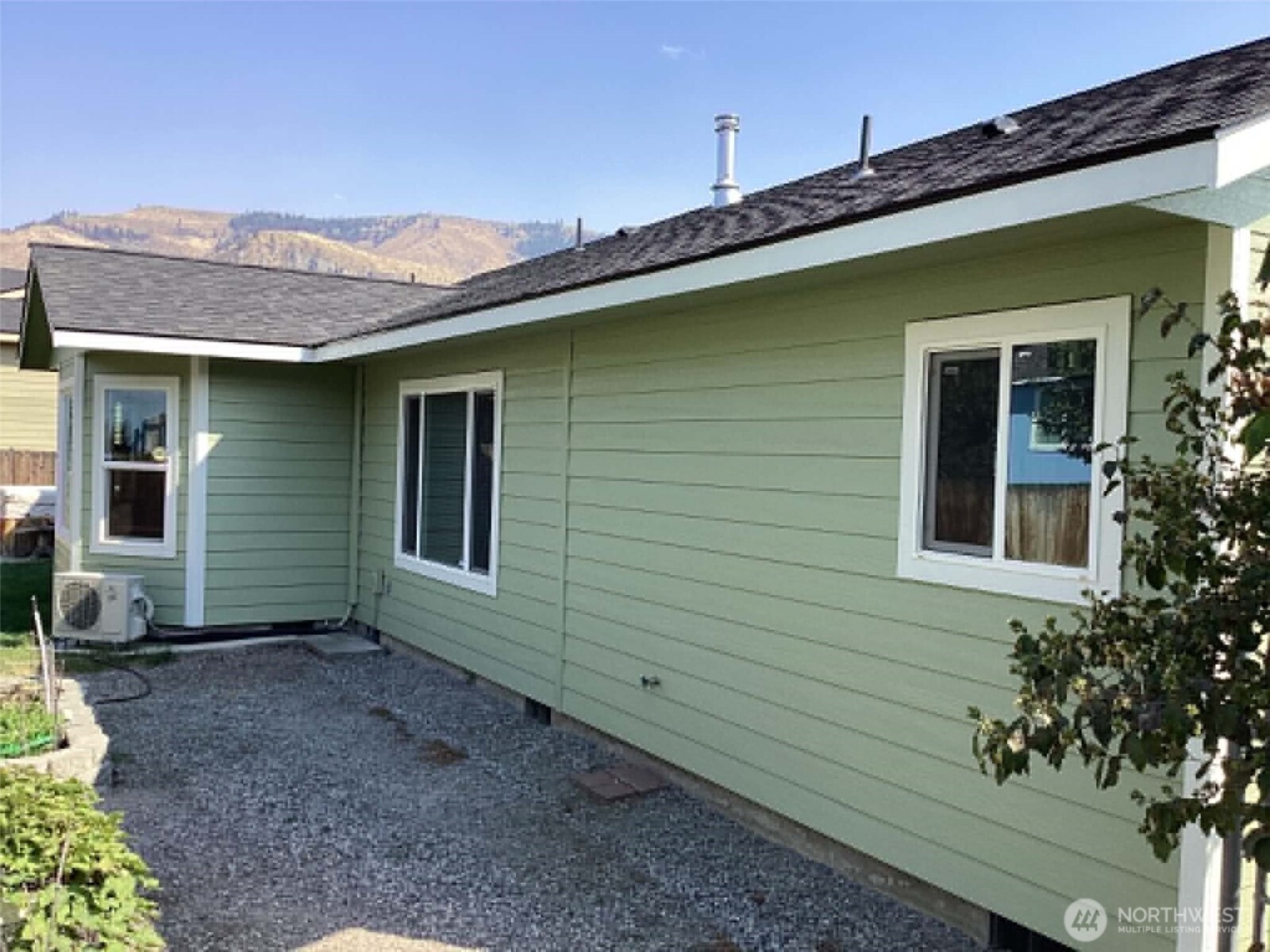 1010 Crest Loop Property Photo 8
