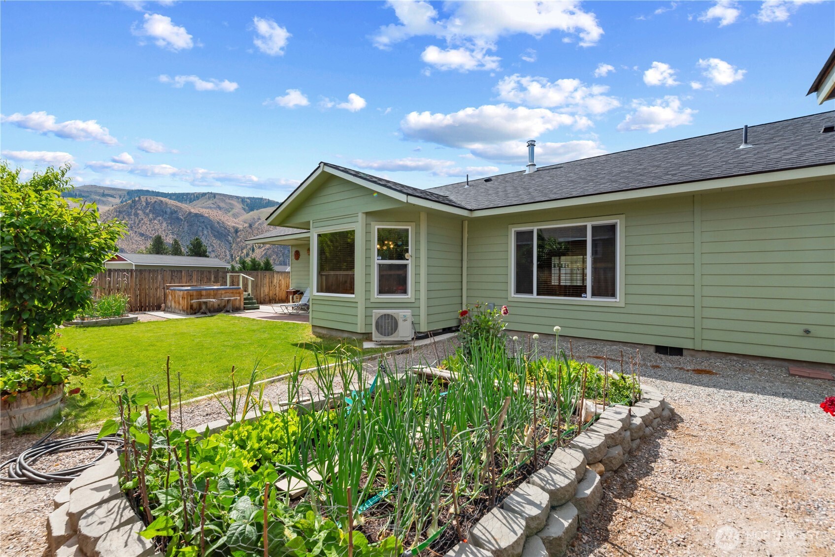 1010 Crest Loop Property Photo 14