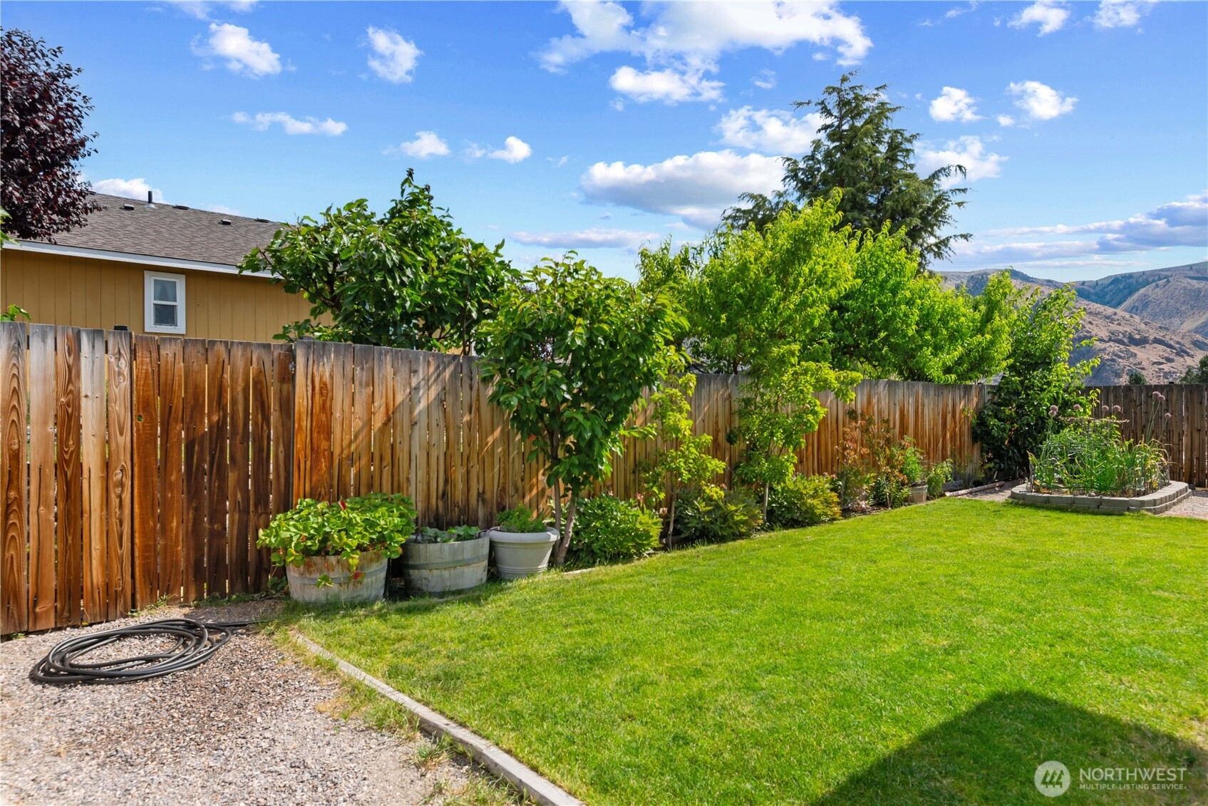 1010 Crest Loop Property Photo 17