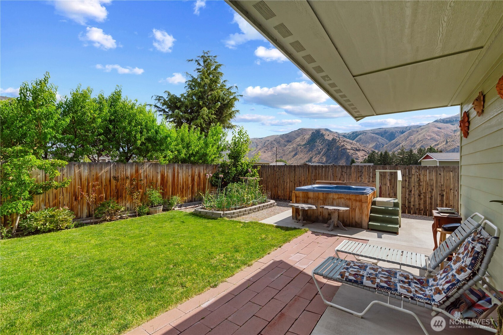 1010 Crest Loop Property Photo 21