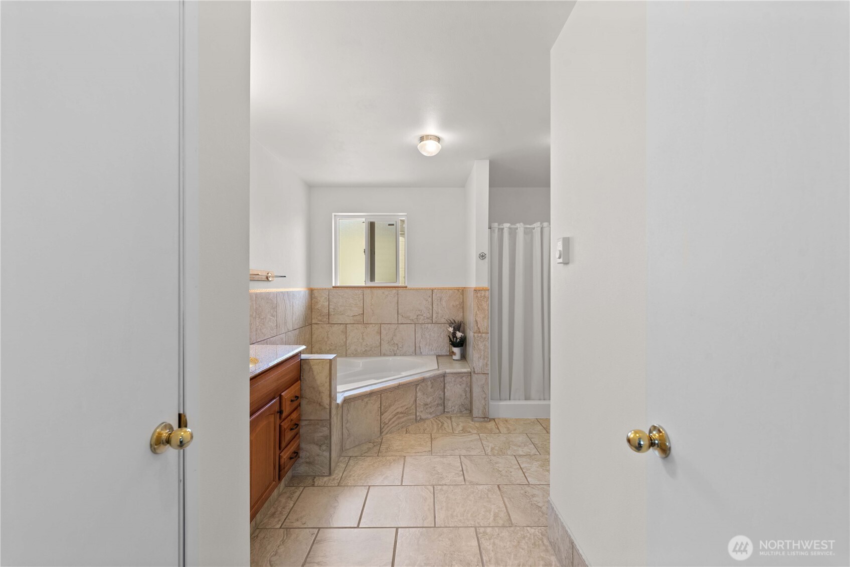1010 Crest Loop Property Photo 35