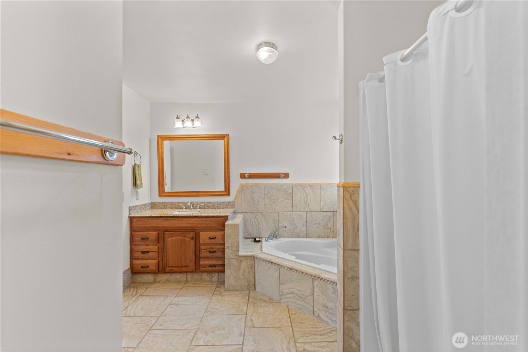 1010 Crest Loop Property Photo 36