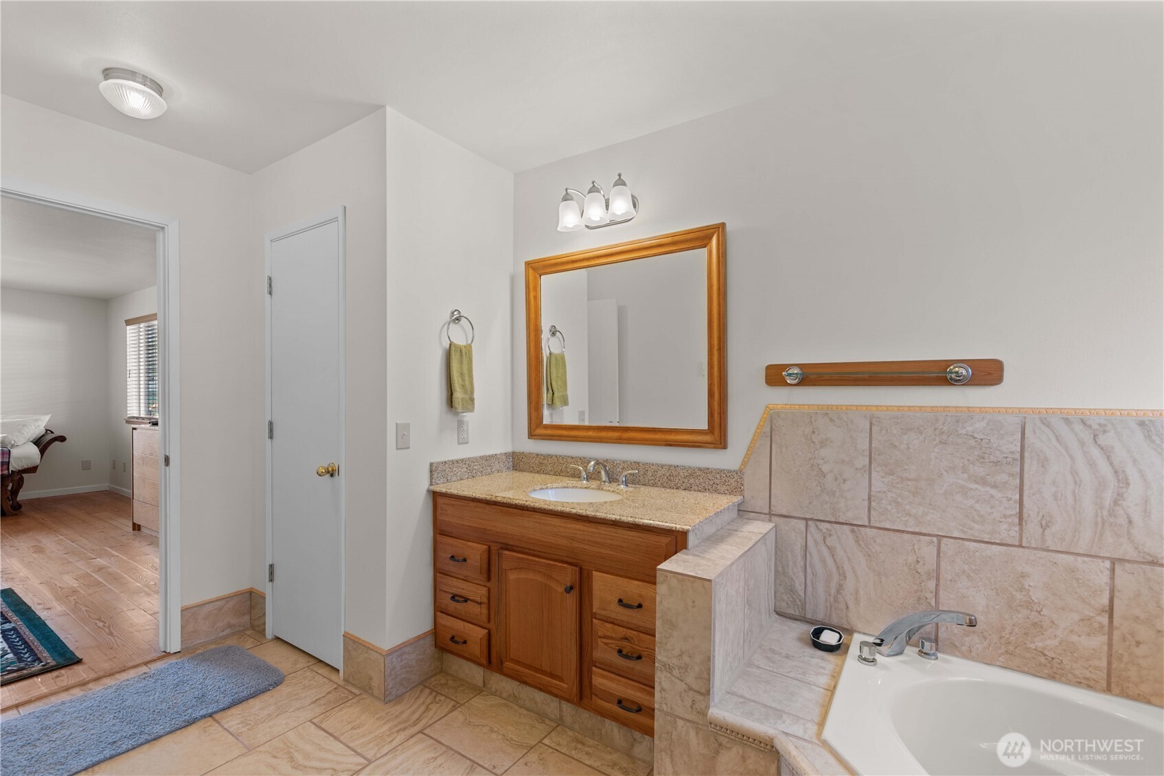 1010 Crest Loop Property Photo 37