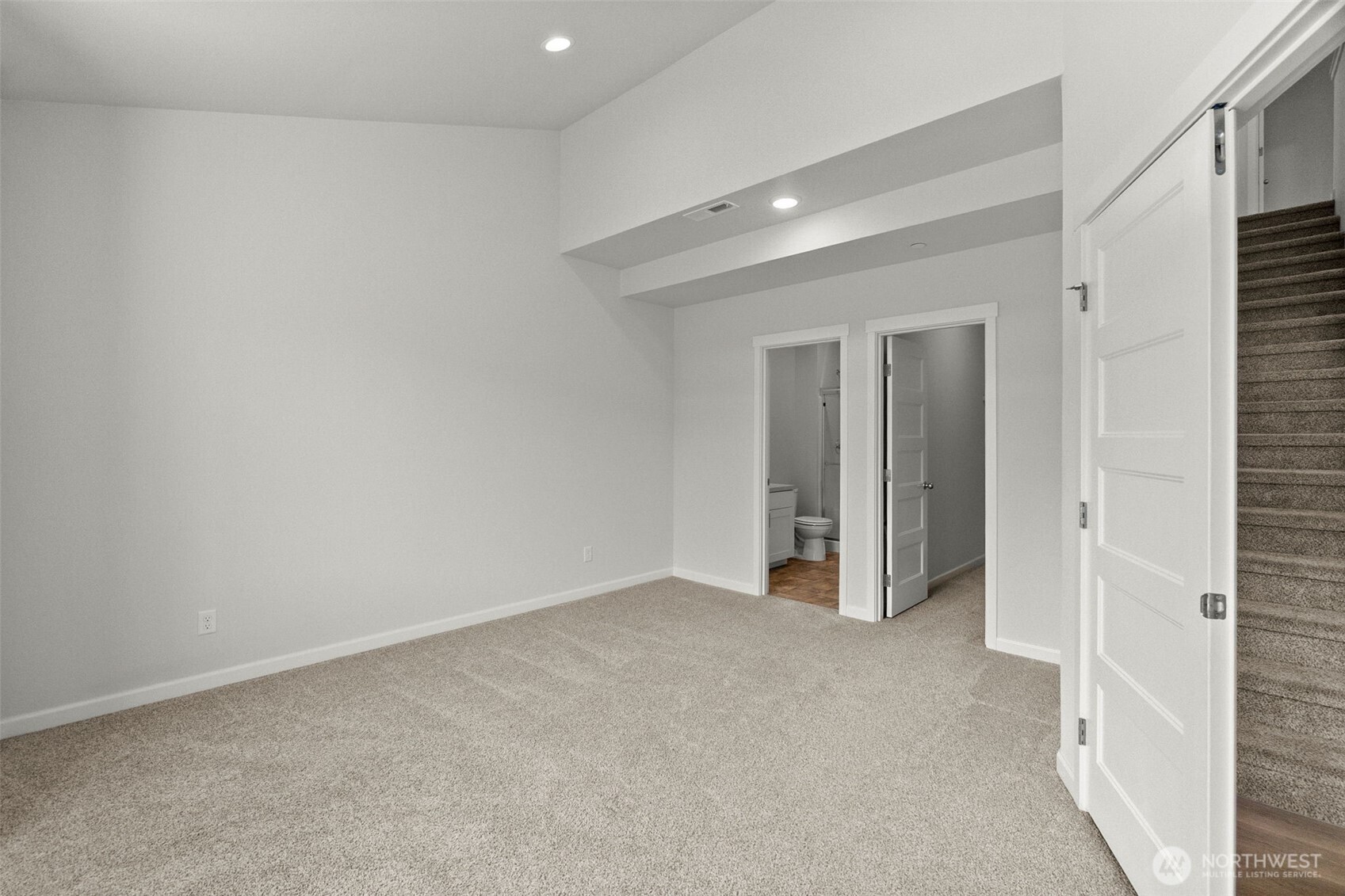 9116 Carlos Way Property Photo 4