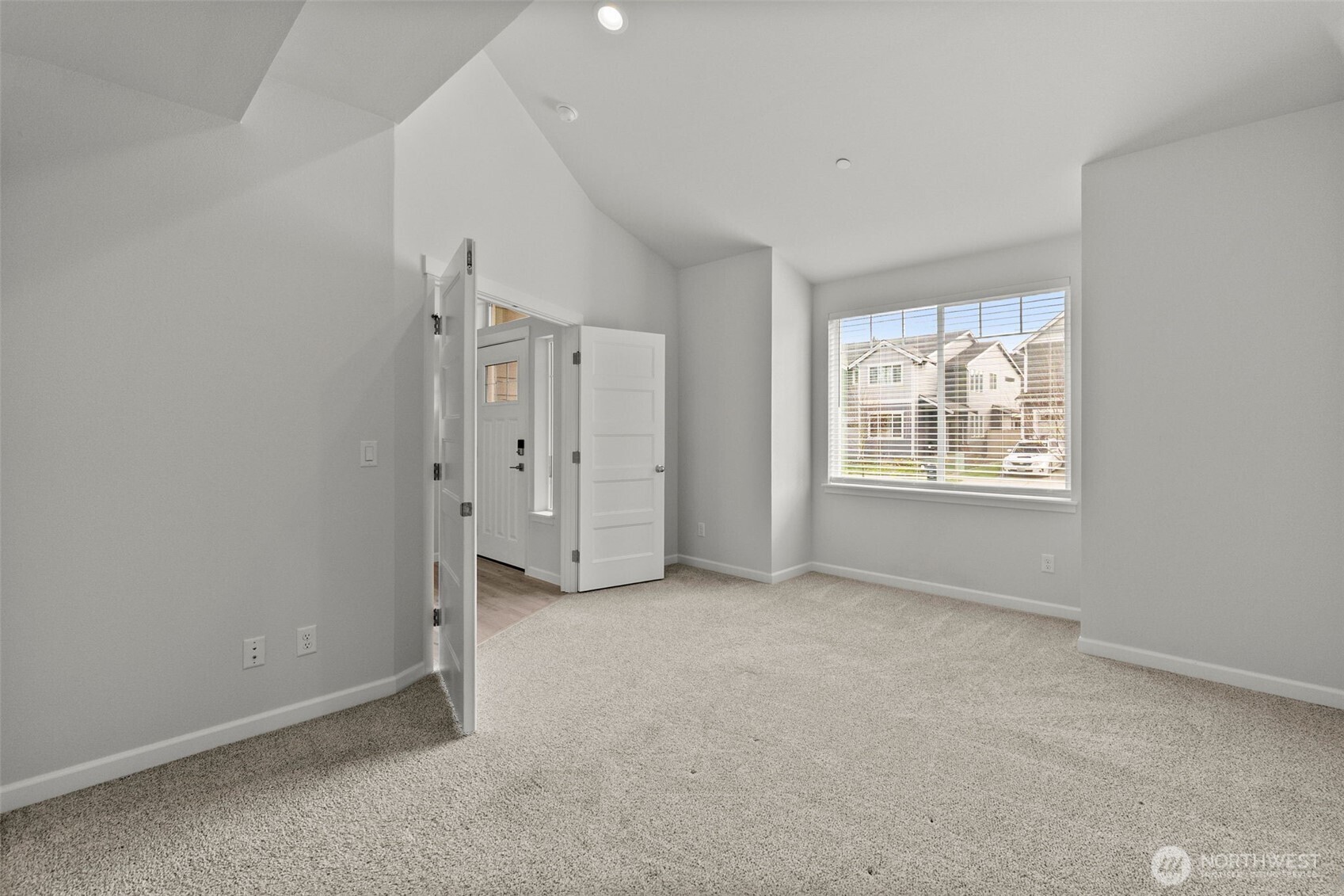 9116 Carlos Way Property Photo 6