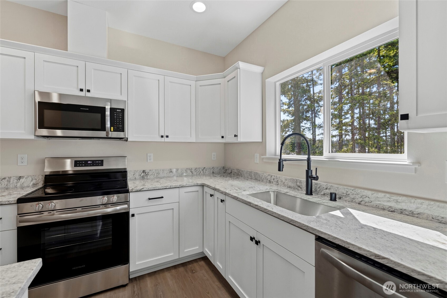 945 Nw Heller Street C2 Property Photo 14