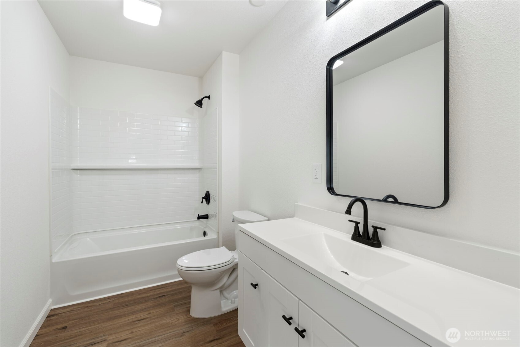 1110 W Walnut Property Photo 13