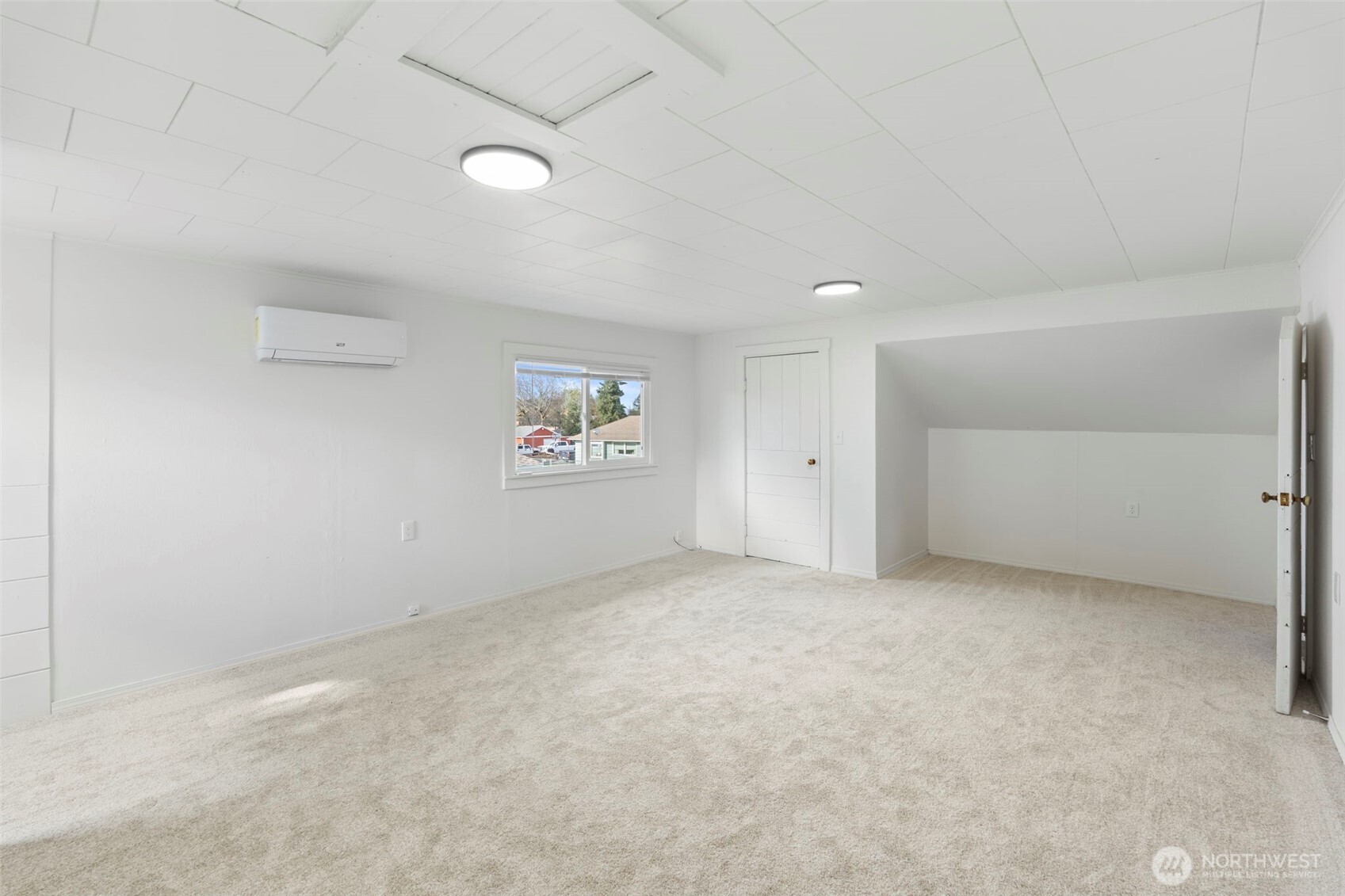 1110 W Walnut Property Photo 18