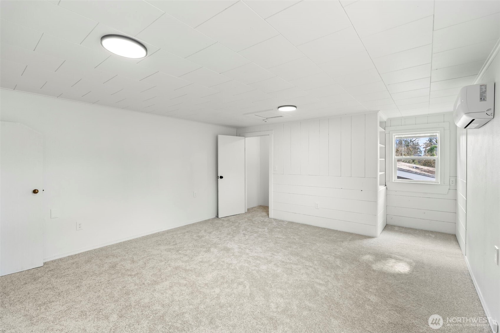 1110 W Walnut Property Photo 19