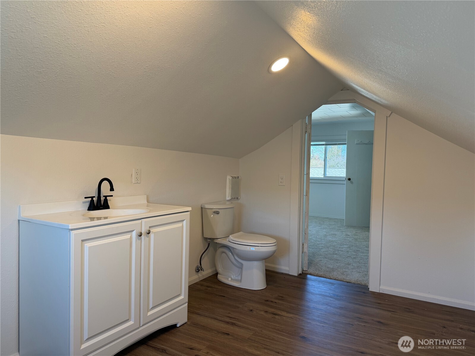 1110 W Walnut Property Photo 22