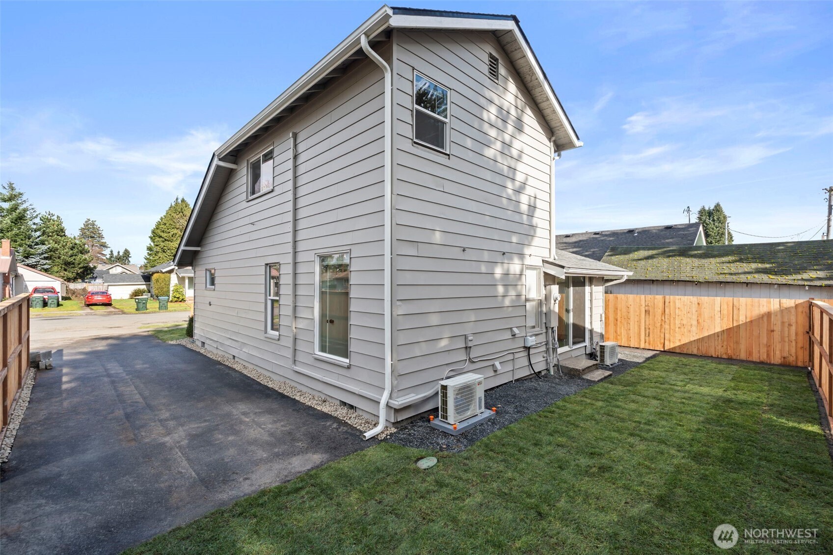 1110 W Walnut Property Photo 27