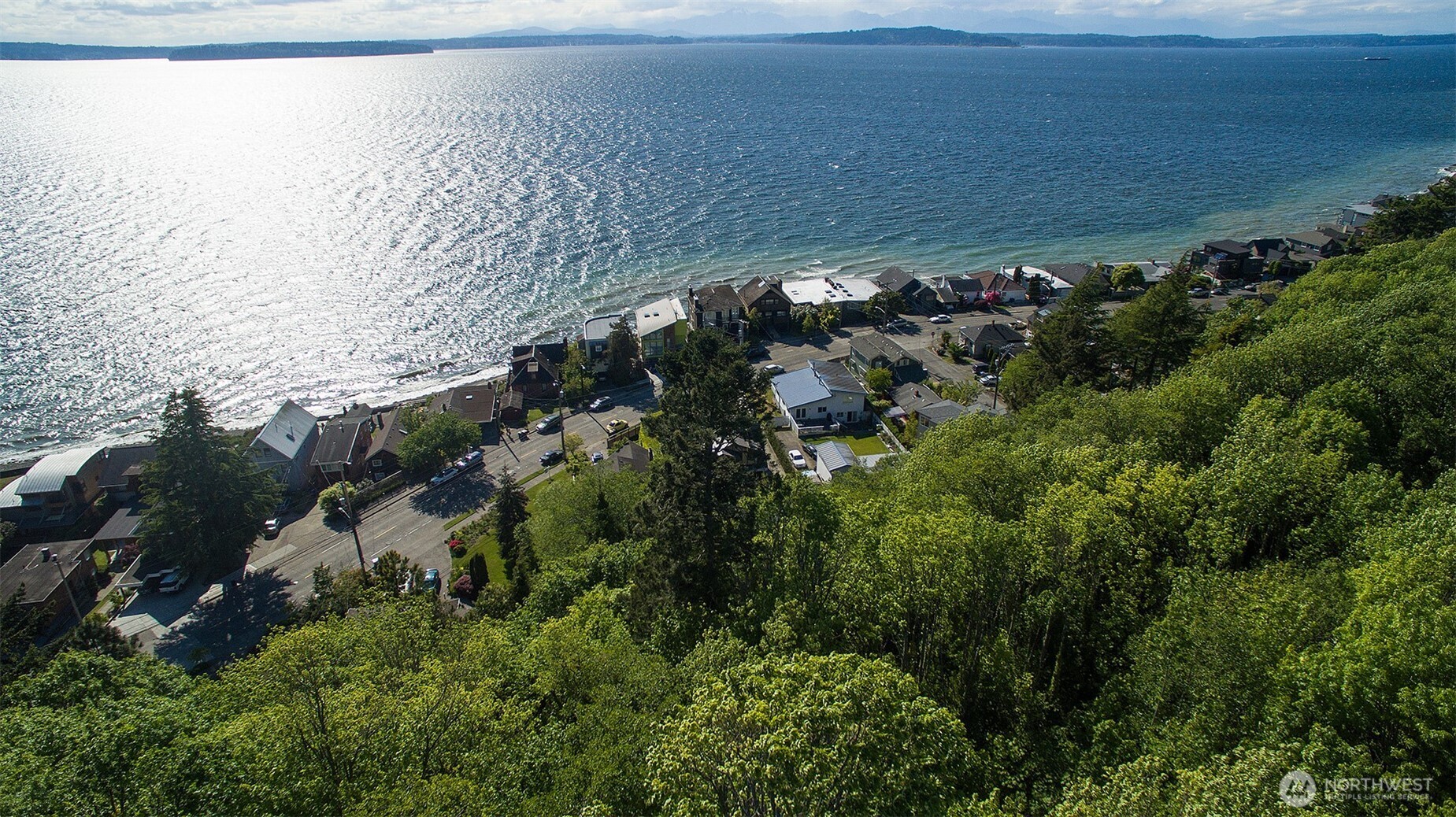 5426 Beach Drive Property Photo 2