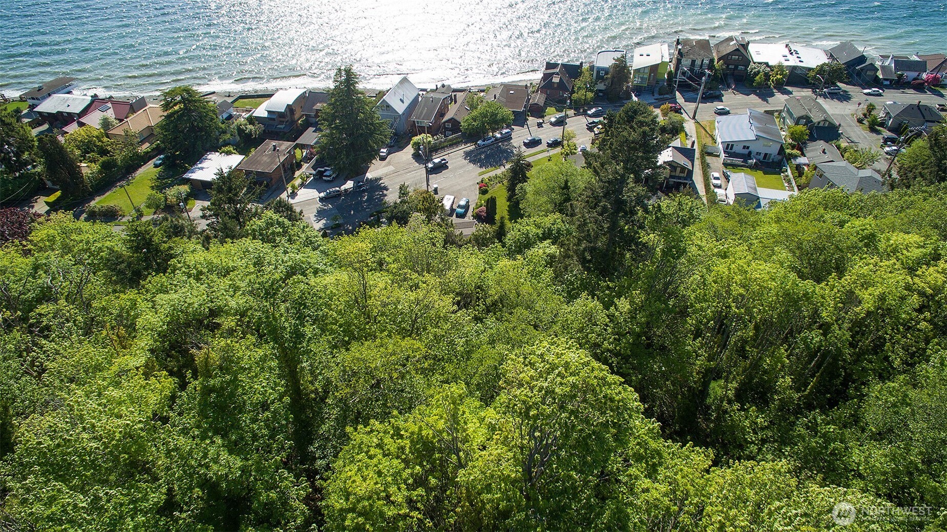 5426 Beach Drive Property Photo 3