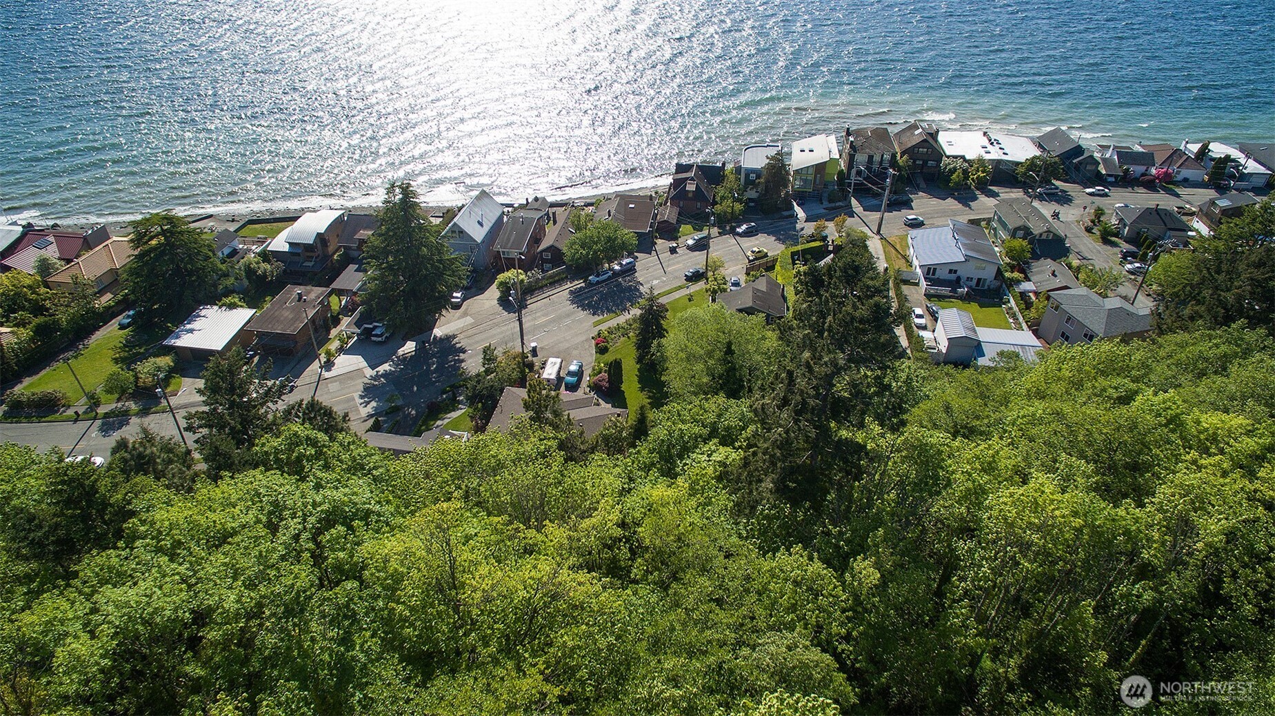 5426 Beach Drive Property Photo 4