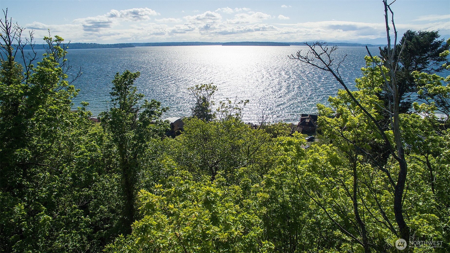 5426 Beach Drive Property Photo 6