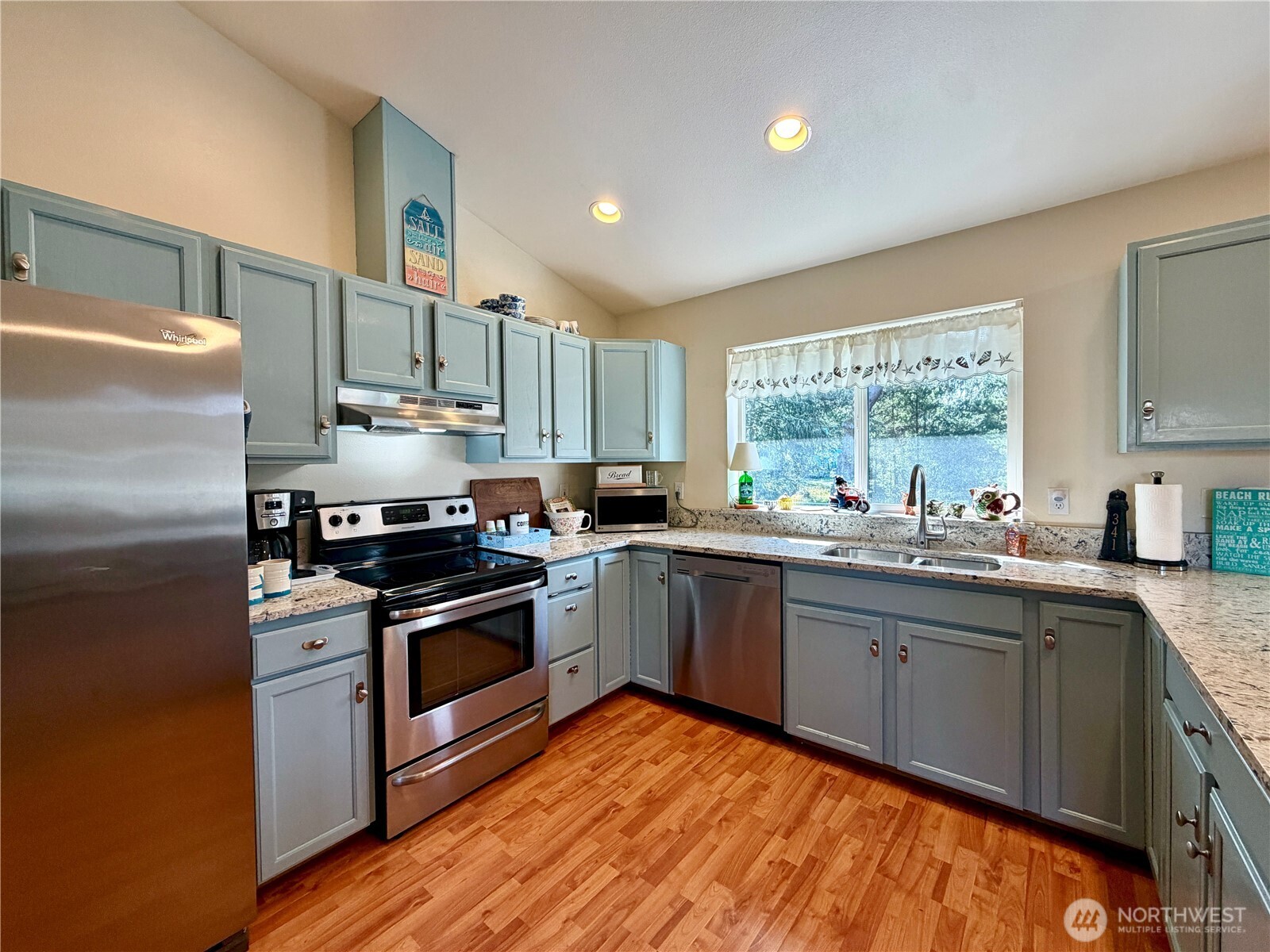341 Ponderosa Loop Property Photo 4