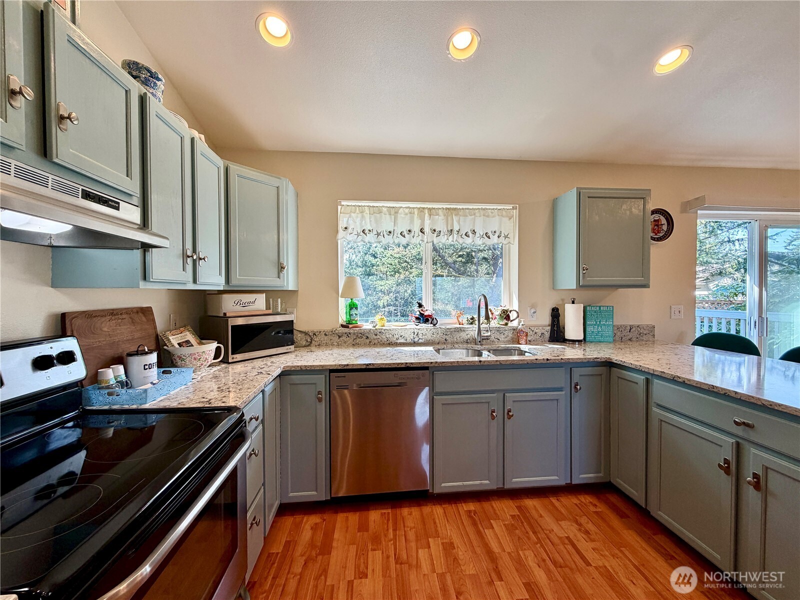 341 Ponderosa Loop Property Photo 5