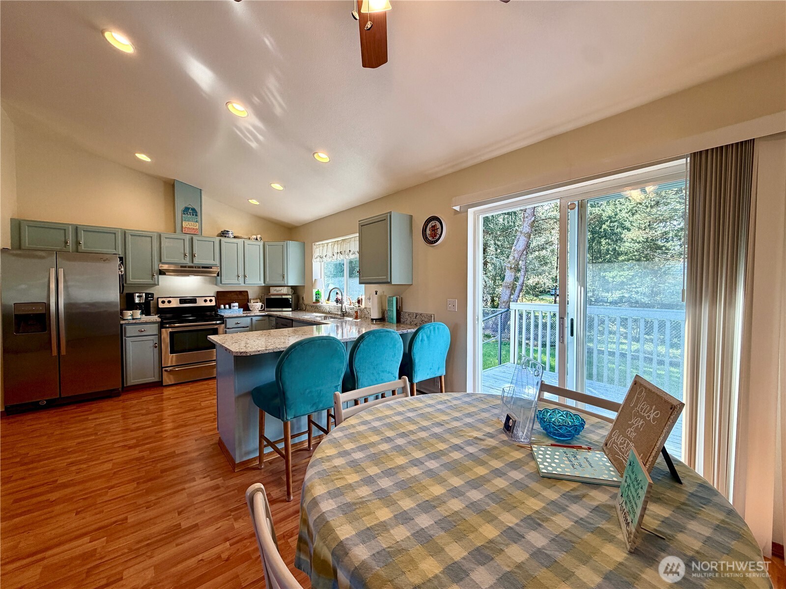 341 Ponderosa Loop Property Photo 6