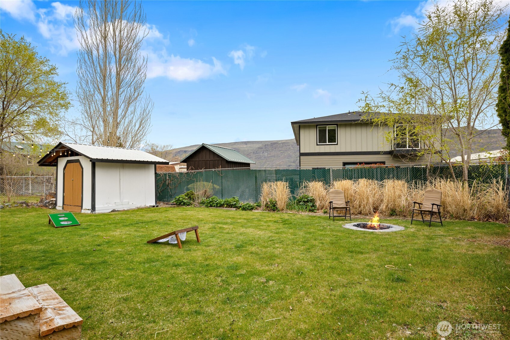 670 Sw Section Avenue Property Photo 9