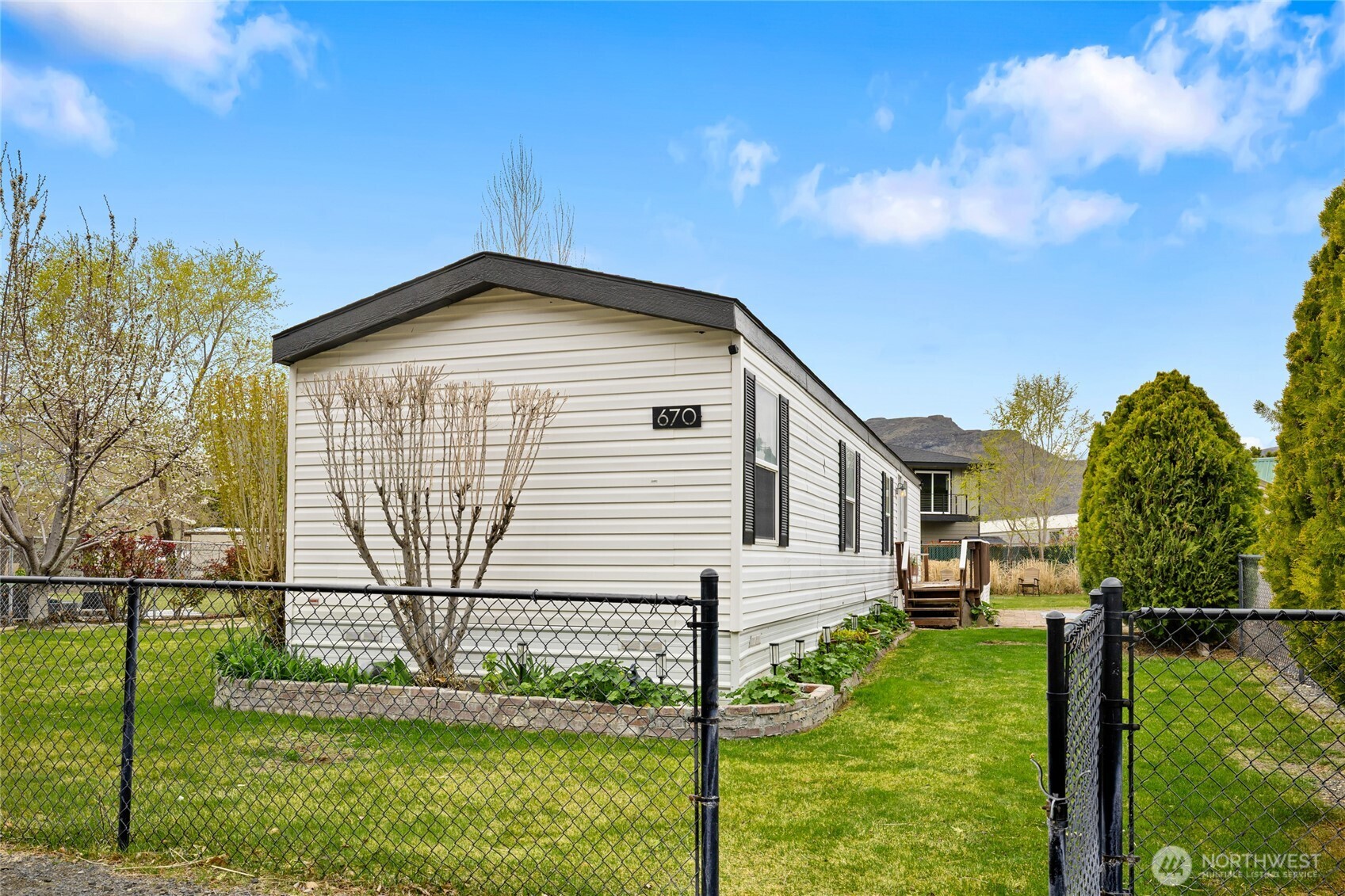 670 Sw Section Avenue Property Photo 10