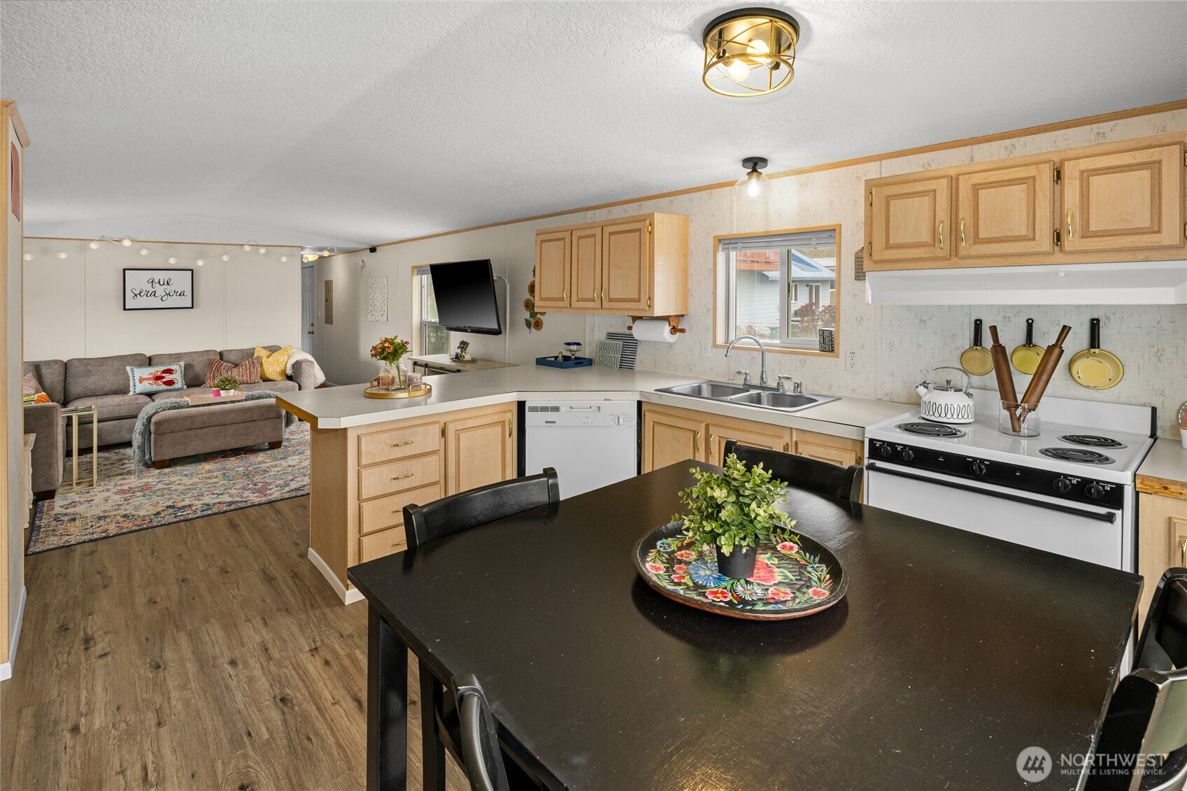 670 Sw Section Avenue Property Photo 18