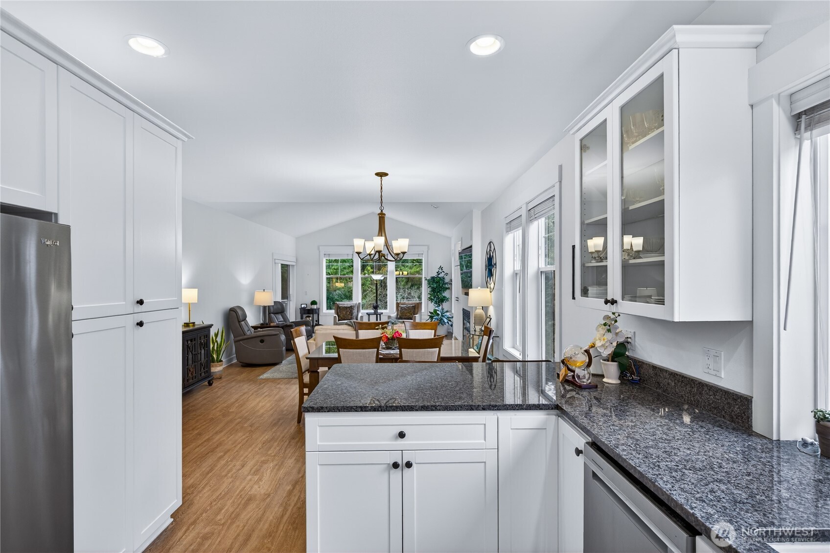 2016 Cascade Court Property Photo 4