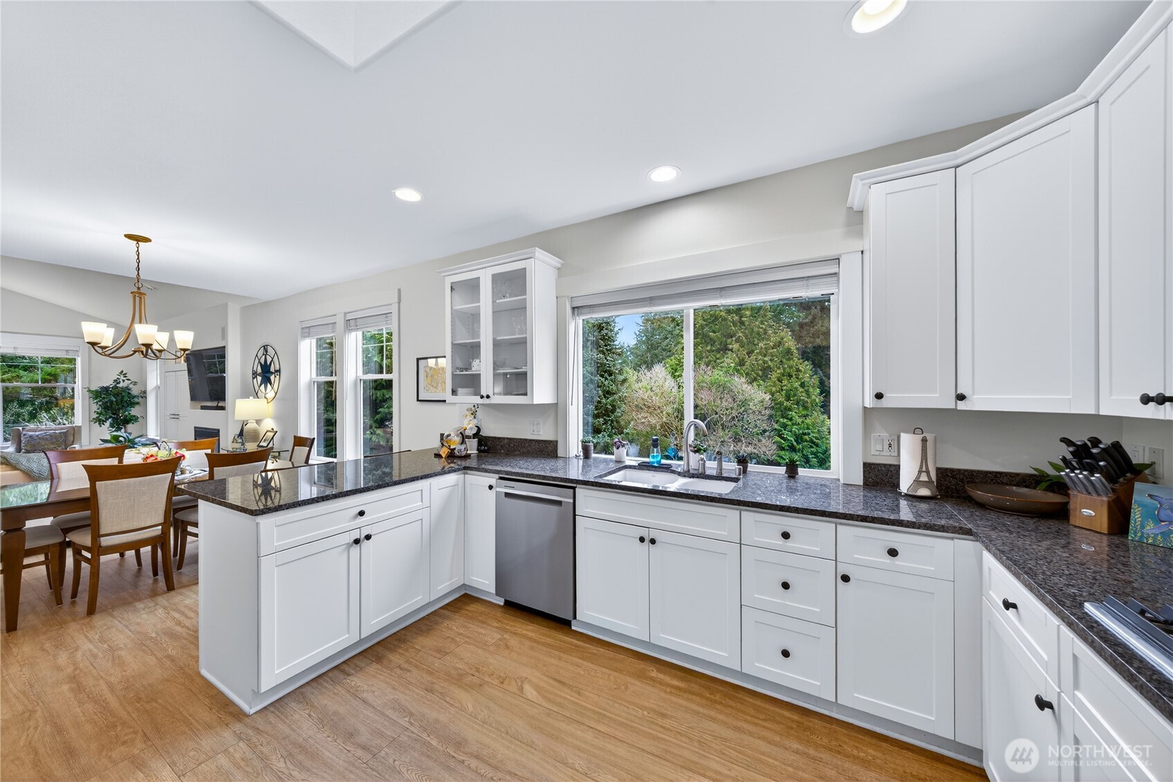 2016 Cascade Court Property Photo 5
