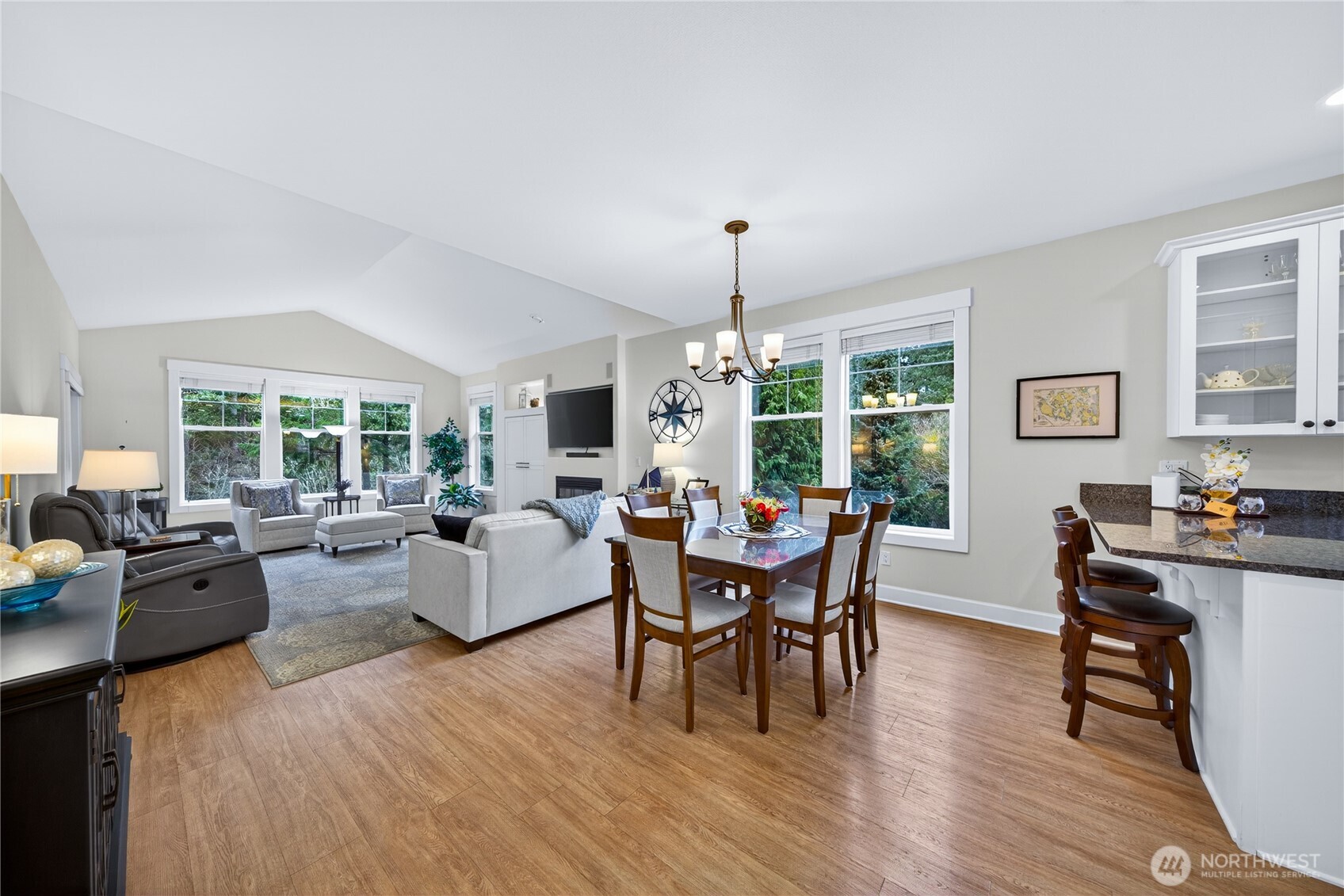 2016 Cascade Court Property Photo 9