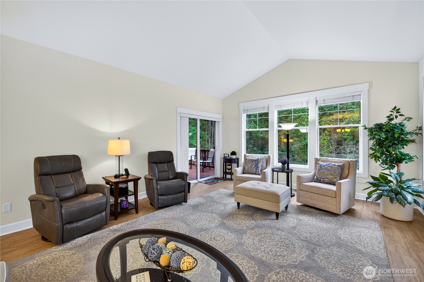 2016 Cascade Court Property Photo 15
