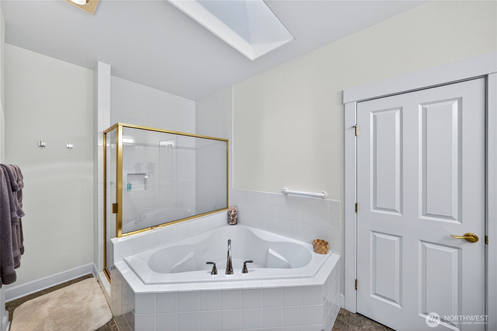 2016 Cascade Court Property Photo 29