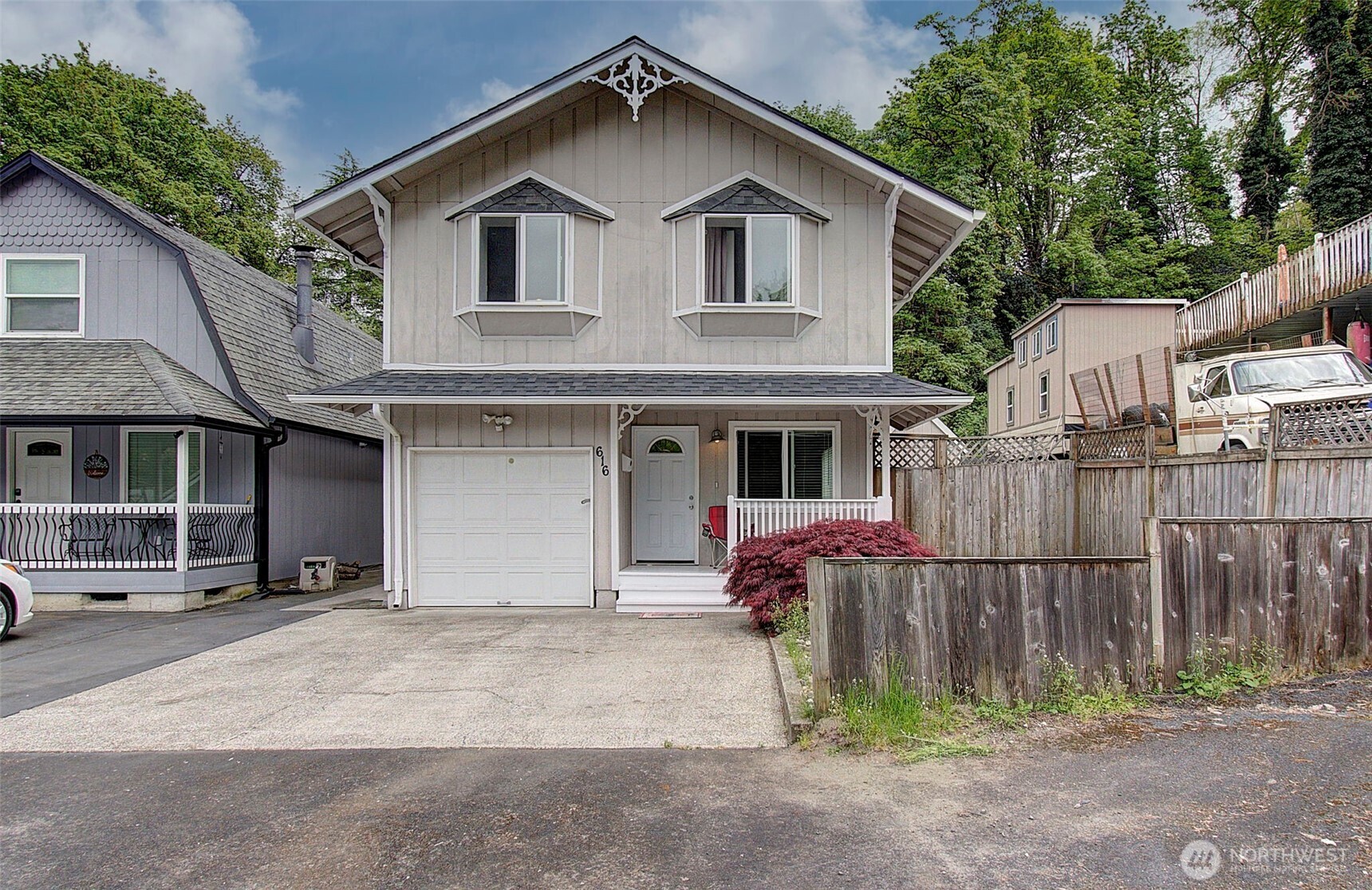 616 N 4th Avenue Property Photo 1