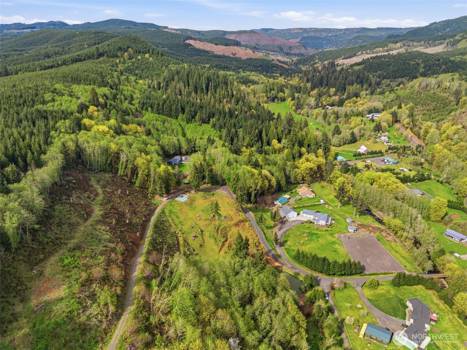 505 Apple Creek Property Photo 3