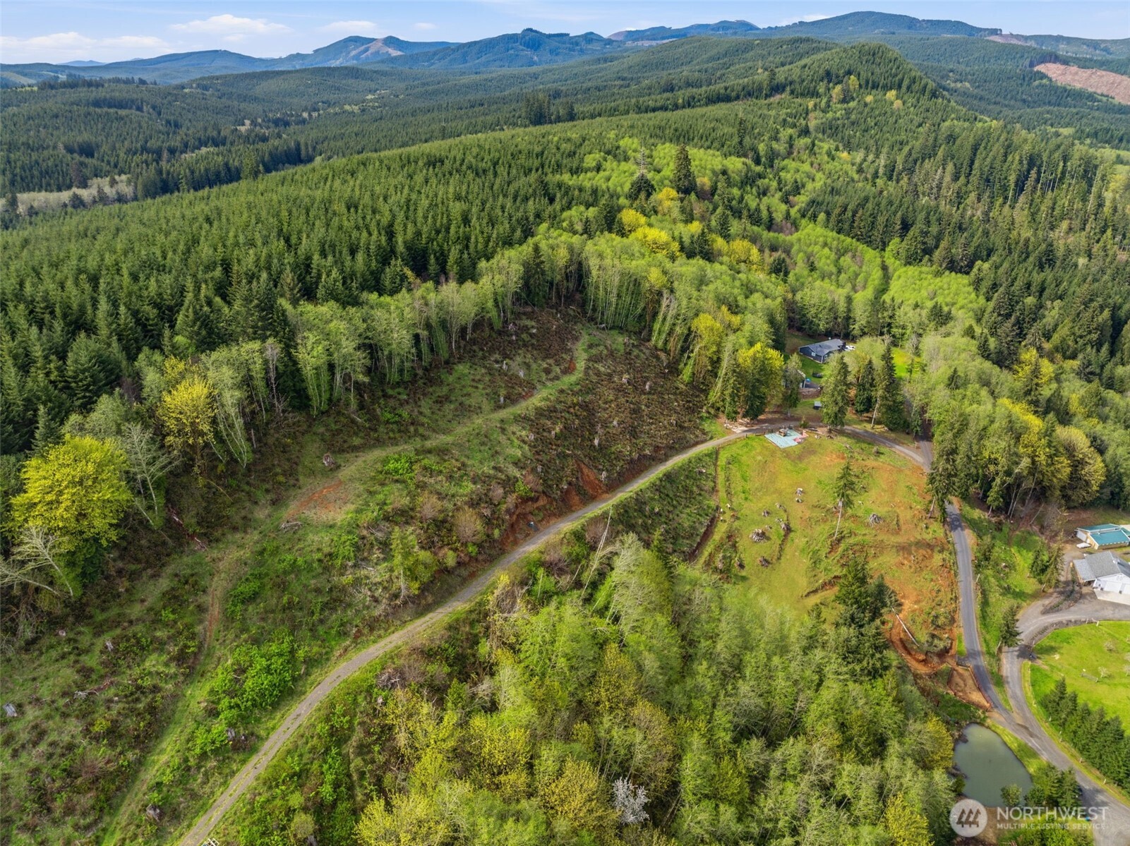 505 Apple Creek Property Photo 4