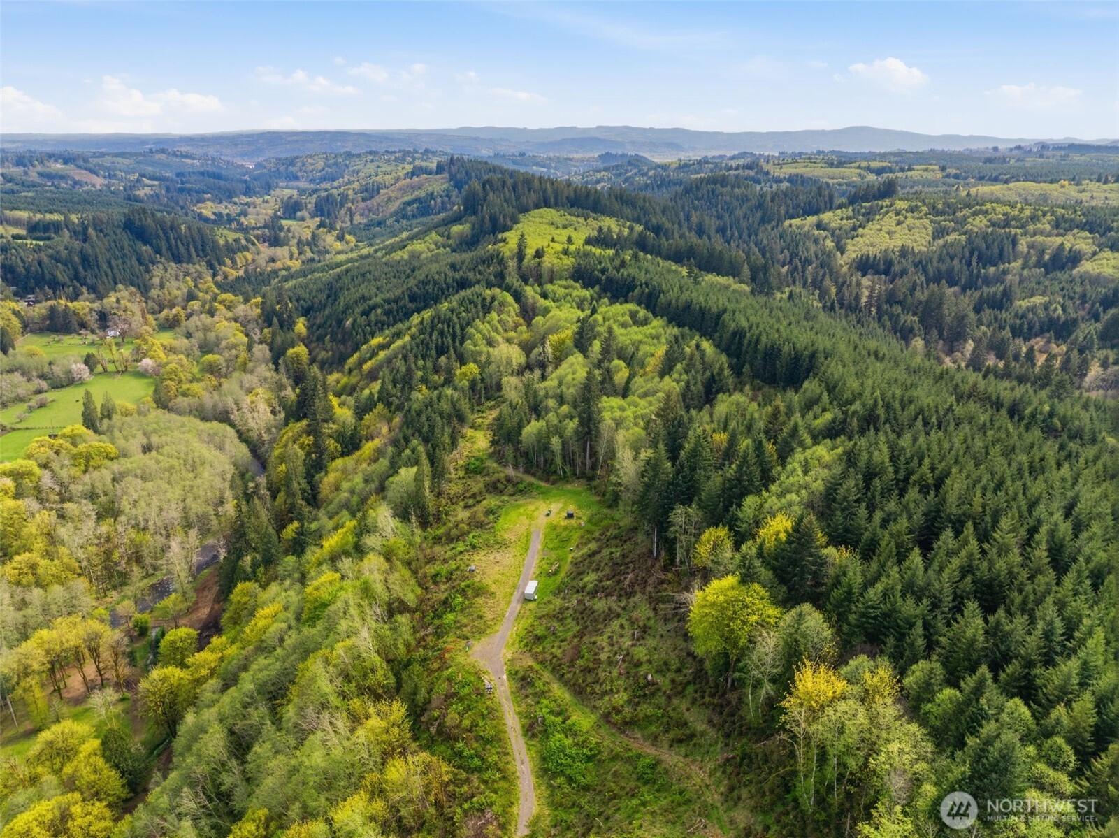 505 Apple Creek Property Photo 6