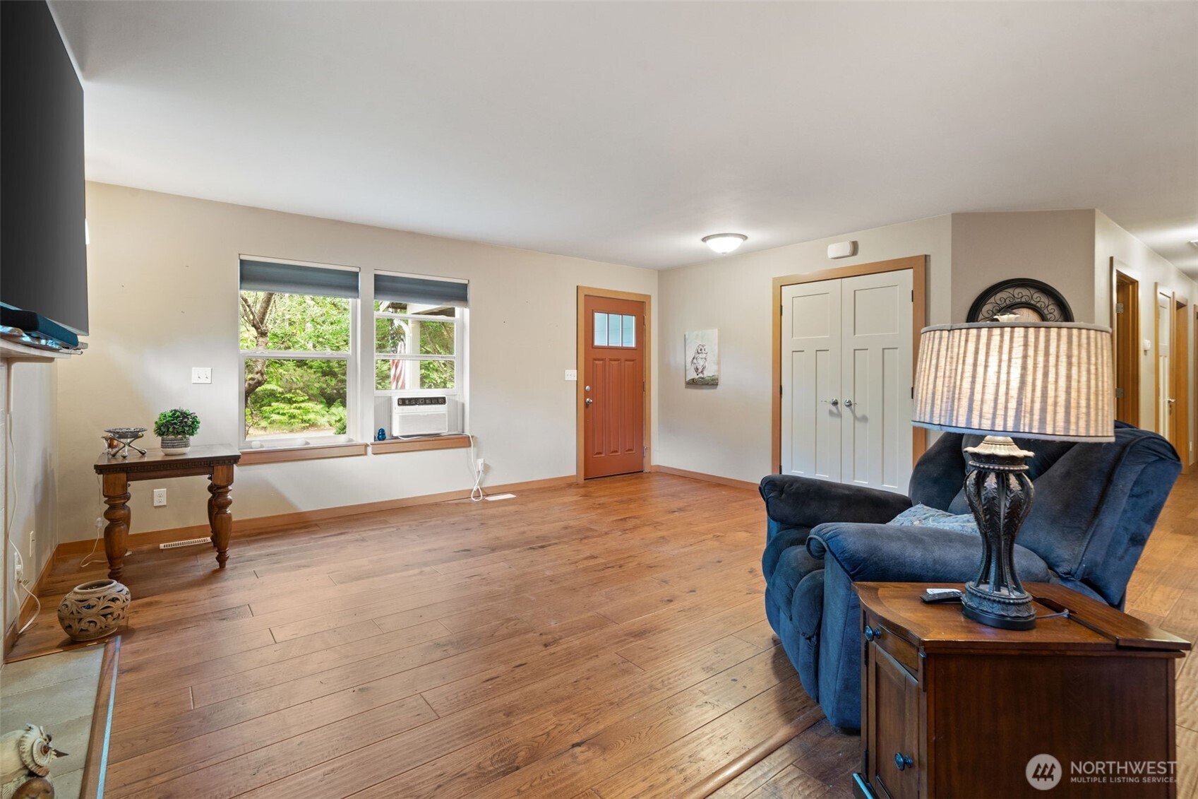 8992 Denise Place Property Photo 5