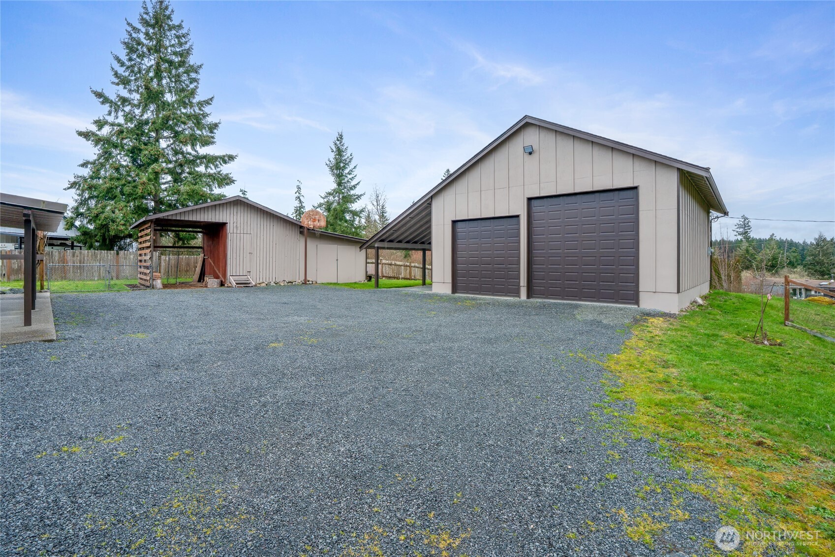 6408 366th Street Ct E Property Photo 3