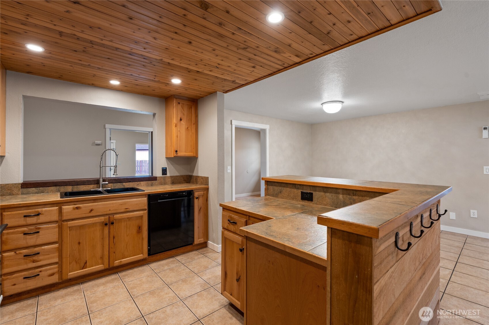 6408 366th Street Ct E Property Photo 4